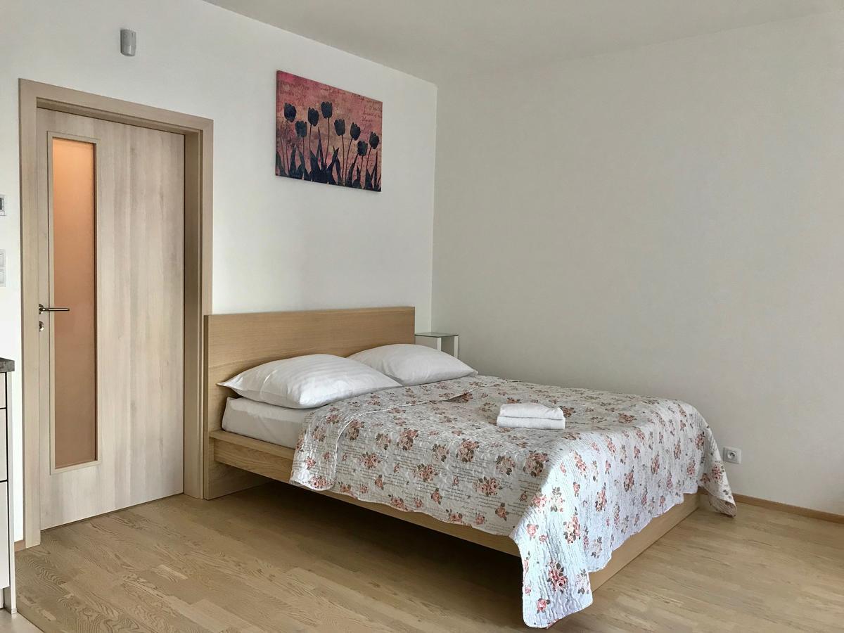 Enjoy in Garden Appartement Praag Buitenkant foto