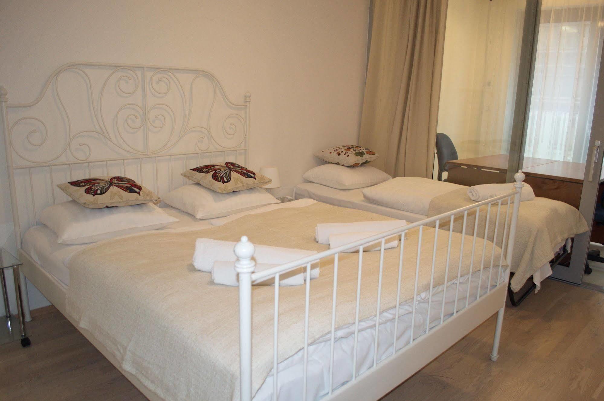 Enjoy in Garden Appartement Praag Buitenkant foto