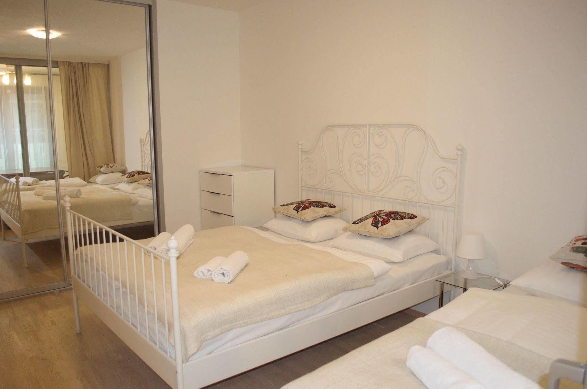Enjoy in Garden Appartement Praag Buitenkant foto